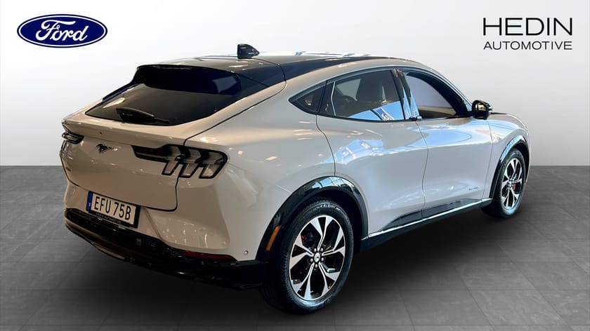 Bild 2 av Ford Mustang Mach-E Standard Range AWD SR 269hk Teknikpaket+ Pano | B&O