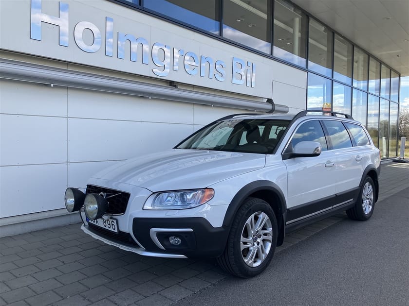 Bild 1 av Volvo XC70 AWD D4 181hk Summun Drag Glastak Värmare Nav PDC Skinn