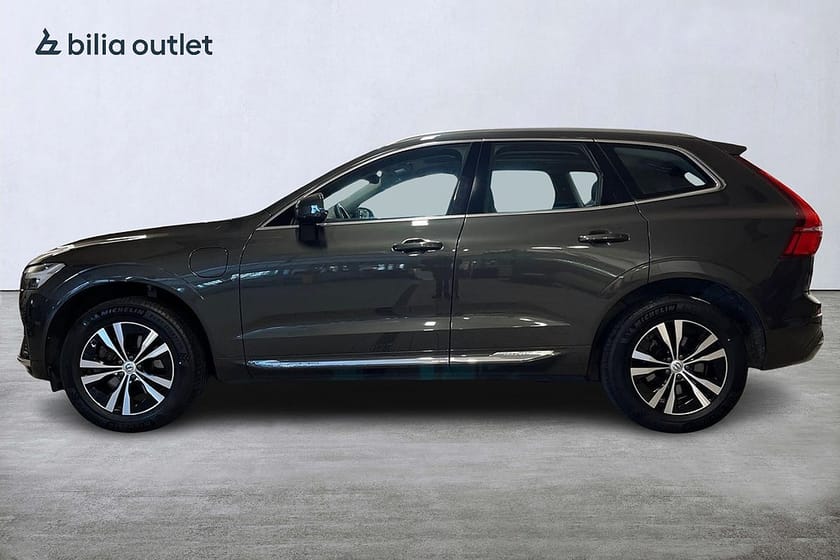 Bild 3 av Volvo XC60 Recharge T6 AWD Momentum 341hk Drag Back Navi Nyservad