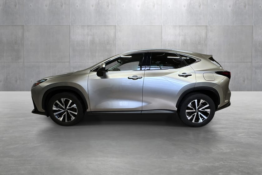 Bilde 2 av Lexus NX 450h+ 2.5 Bensin PHV Automat (E-CVT) 4WD Executive Tech