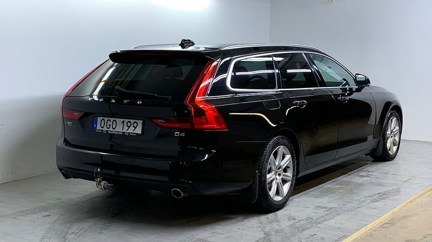 Bild 2 av Volvo V90 D4 Advanced Edition, Momentum, Automat, Dragkrok