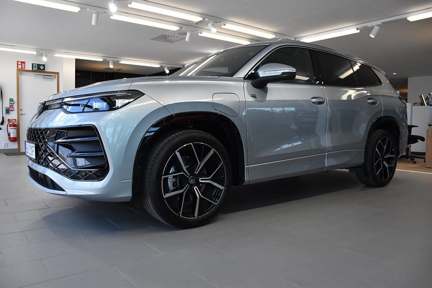 Bild 1 av Volkswagen Tayron eHybrid R-Line Edition 272 hk