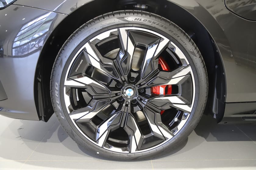 Bild 4 av BMW 550e xDrive Touring // Individual //