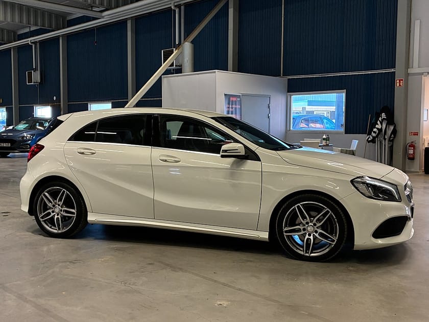 Bild 3 av Mercedes-Benz A 180 d 7G-DCT AMG Line
