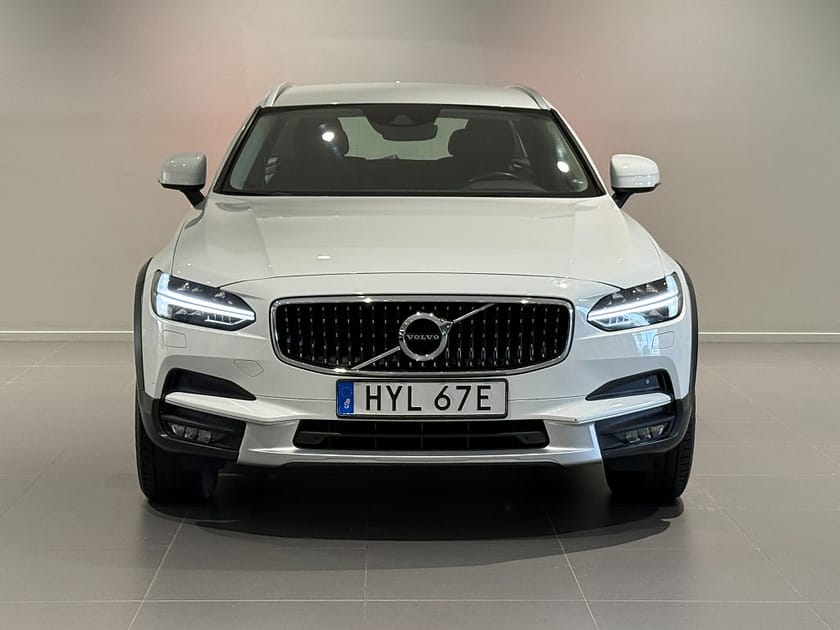 Bild 2 av Volvo V90 Cross Country D4 AWD Geartronic Momentum Drag 18"