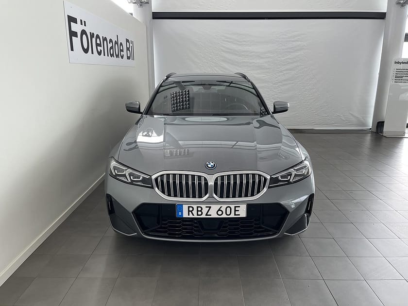 Bild 2 av BMW 330e xDrive Touring M Sport H/K Drag Rattvärme Adpt Farth