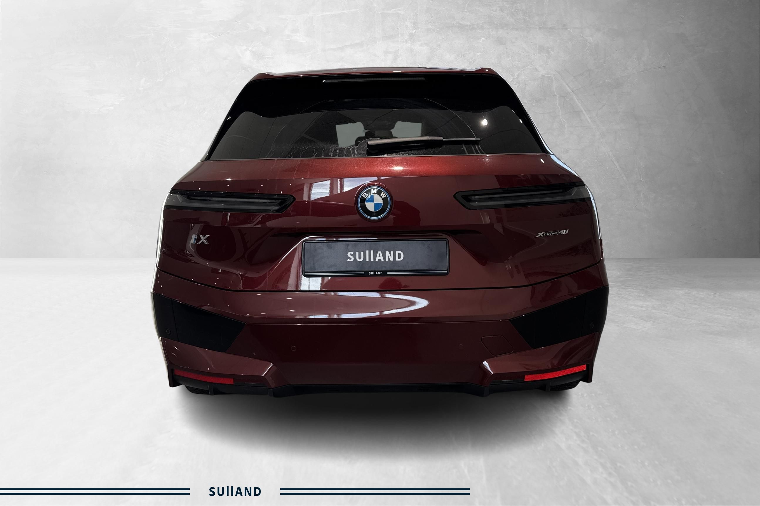 Thumnail bilde 3 av BMW iX xDrive40