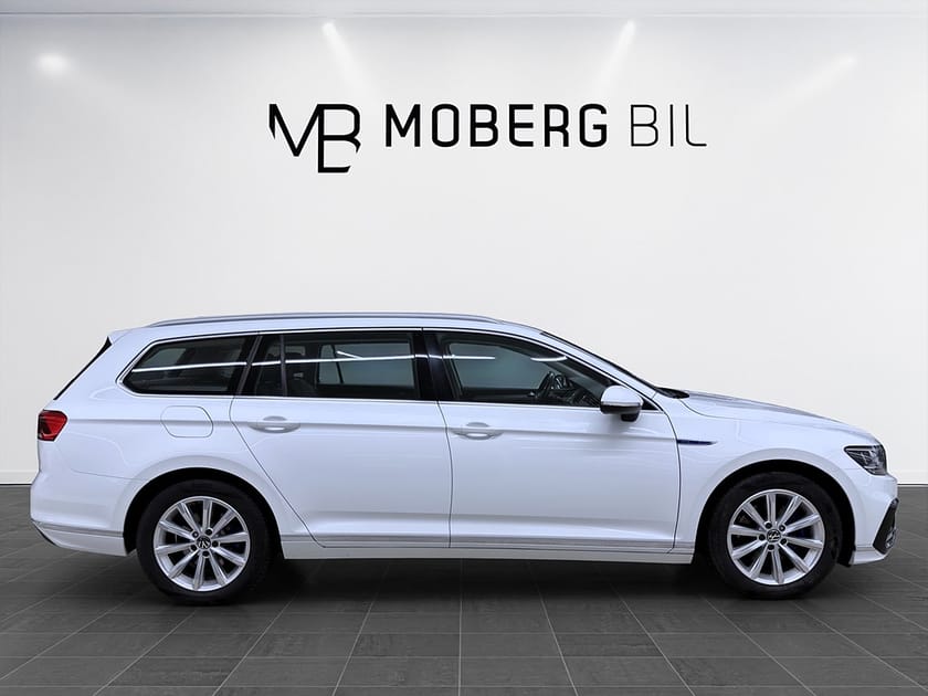 Bild 4 av Volkswagen Passat Sportscombi GTE SC 218hk Helg på Moberg! Navi Drag B-Kamera