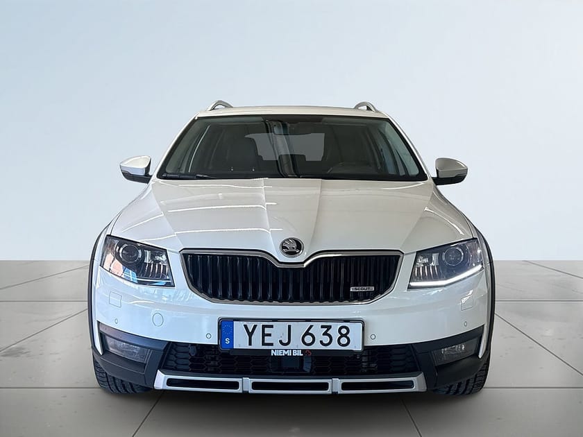 Bild 2 av Škoda Octavia Scout Skoda 2.0 TDI 4x4 Premium Drag Mvärme S&V-däck Canton Bkamera