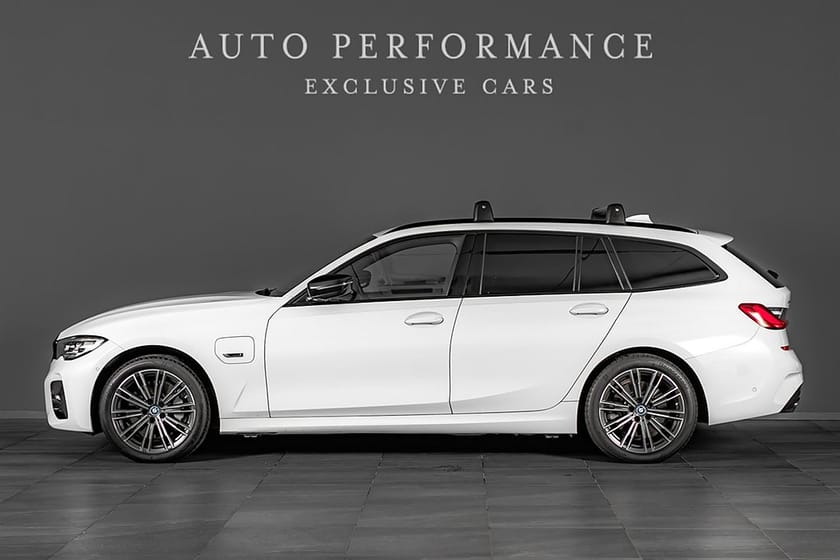 Bild 3 av BMW 330e xDrive Touring 330 M-Sport Plug-In / Hemleverans /
