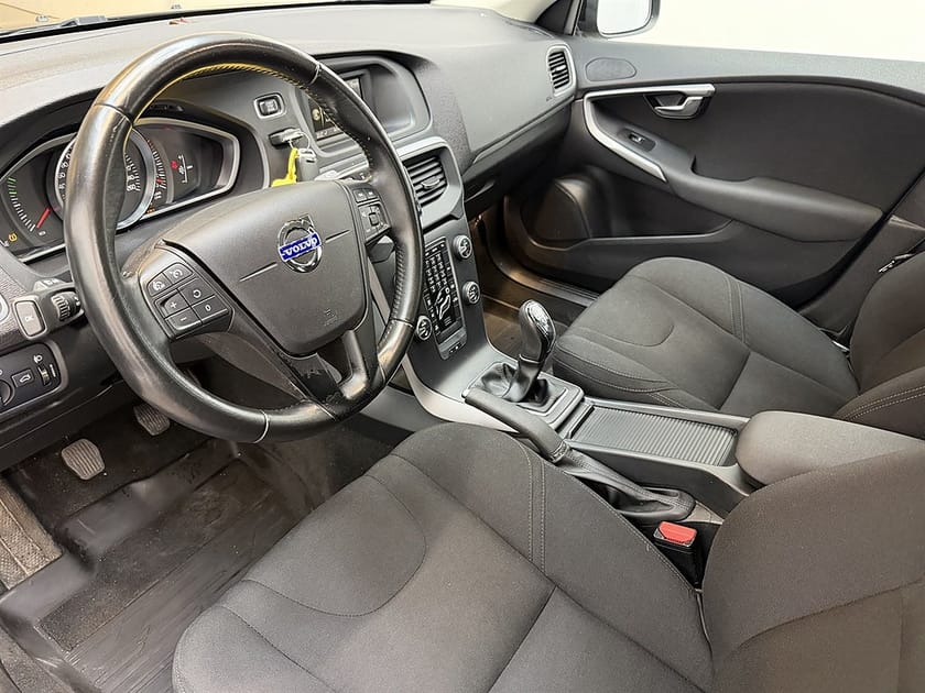 Bild 4 av Volvo V40 T2 120hk Kinetic Värmare/2 Brukare/Nyservad