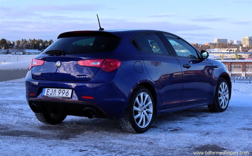 Bild 3 av Alfa Romeo Giulietta Veloce 240hk S/V-hjul Svensksåld 1 ägare