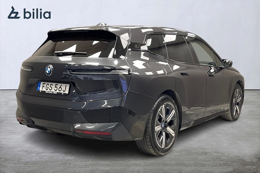 Bild 3 av BMW iX xDrive50 Comfort, Sport line, Alu 21" / Drag /