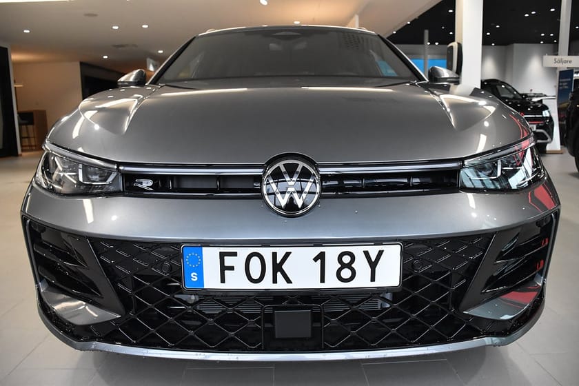 Bild 3 av Volkswagen Passat Variant eHybrid 272hk R-Line SWE Edition