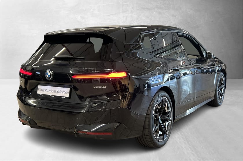 Bilde 4 av BMW iX xDrive40 XDrive40,Fully Charged,Pano,H&K,Sportspk.,22"
