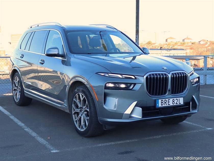 Bild 2 av BMW X7 xDrive40i 381hk 1 ägare, Pano, H/K, 360, 6-sits drag, S/V