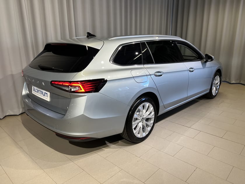 Bild 5 av Škoda Superb iV Kombi COMBI SELECTION 1,5 TSI 204 HK 6 VXL DSG