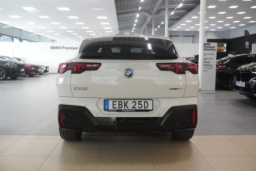 Bild 4 av BMW iX2 eDrive20 Edrive 20 M Sport Active Ed DAP Tonade Rutor