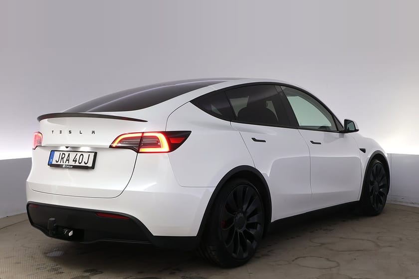 Bild 5 av Tesla Model Y Performance AWD Autopilot Pano Drag