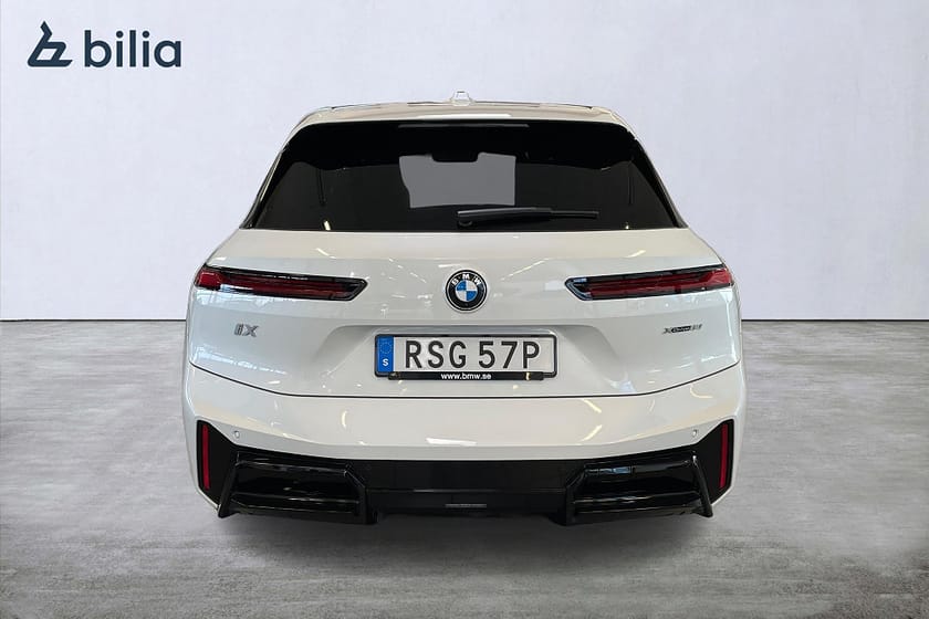 Bild 4 av BMW iX xDrive60 M Sport 22" Charged H/K Sätesventilation Drag