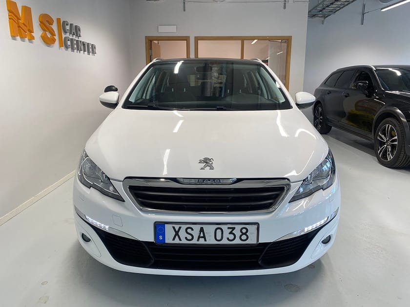 Bild 2 av Peugeot 308 SW 1.2e-THP Active Euro6 Pano Navi Lågamil 3,99% RÄNTA