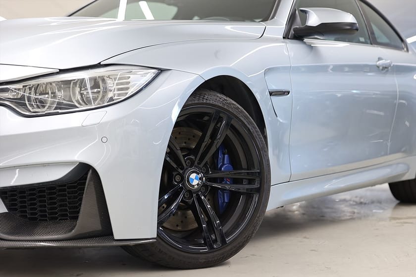 Bild 5 av BMW M4 Coupé 431hk Drivers Pkt Kolfiber HUD H/K Navi Keyless