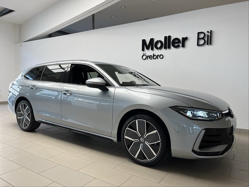 Bild 1 av Volkswagen Passat Variant eHybrid 272 DSG6 R-LINE