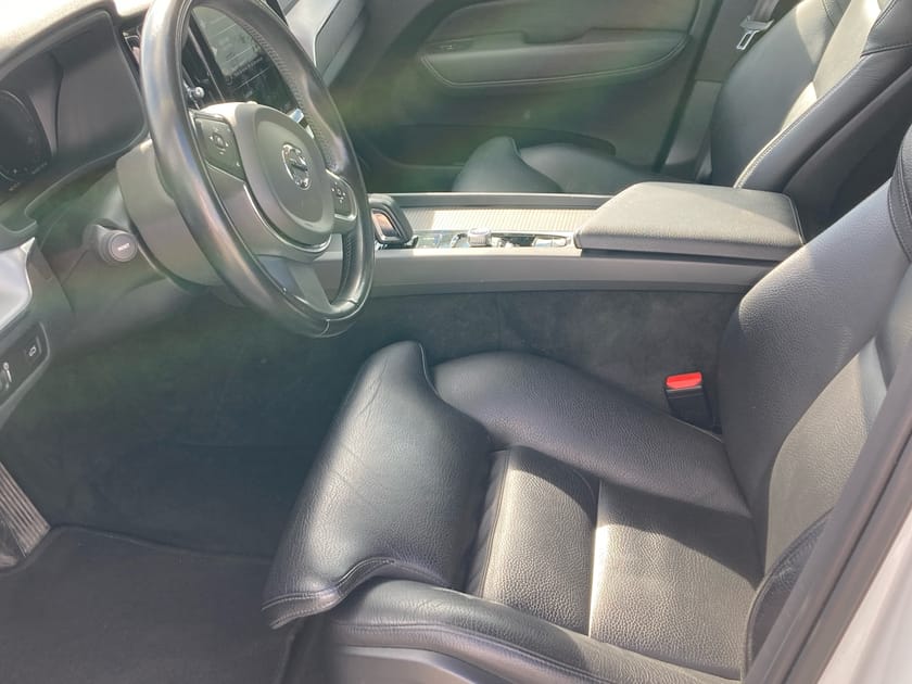 Bild 2 av Volvo XC60 B5 AWD Bensin Momentum Advanced Edt