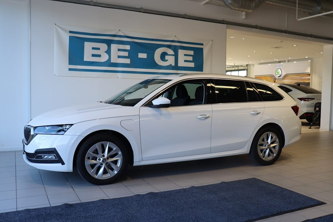 Škoda Octavia Kombi iV DSG Sekventiell, 204hk, 2022
