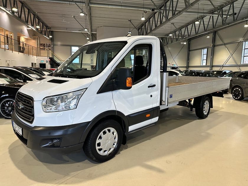 Bild 1 av Ford Transit 350 Chassi Cab Enkelhytt Flakbil 2.0 TDCi SelectShift