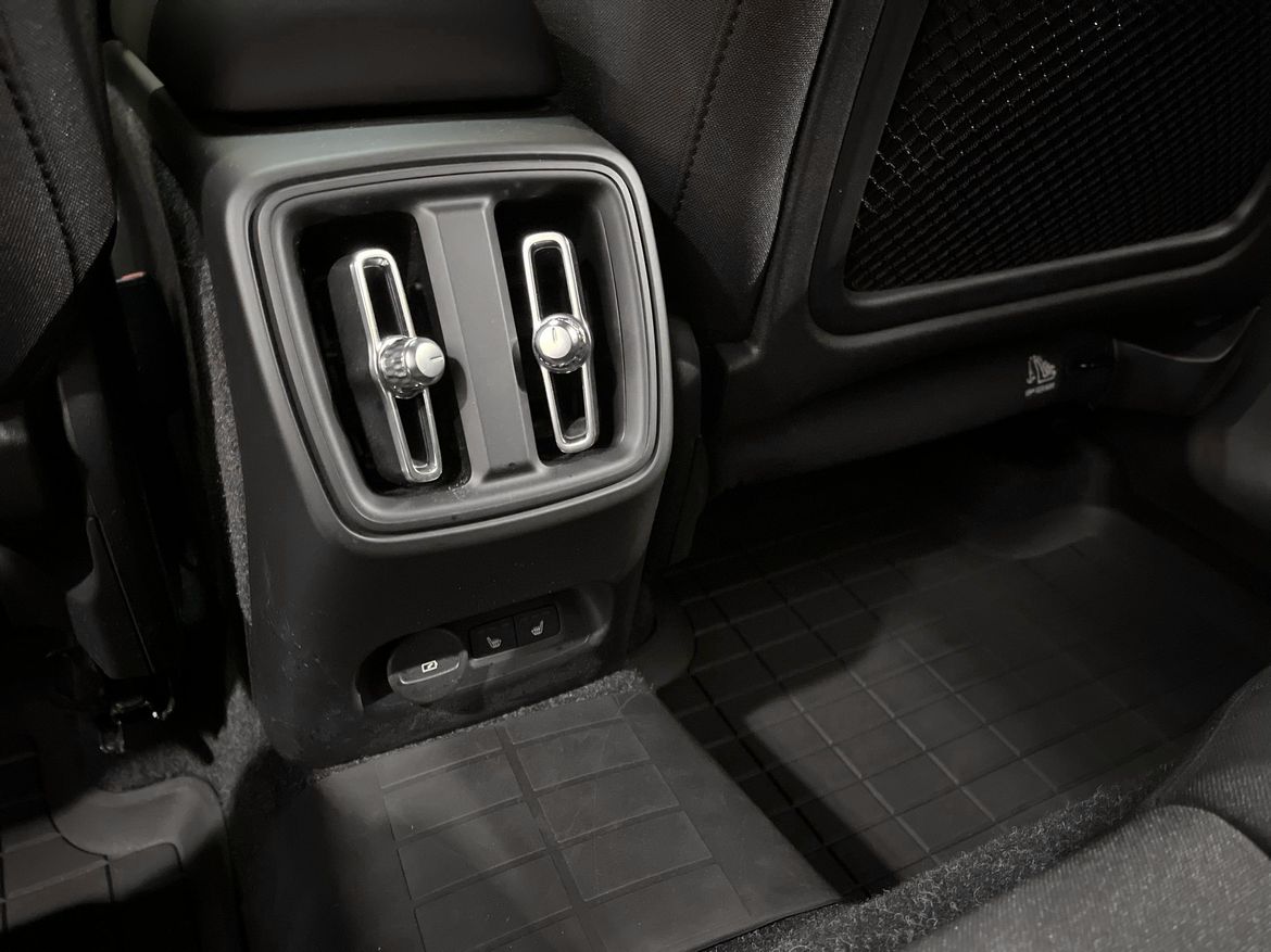 Volvo XC40 2023 - miniatyr 10