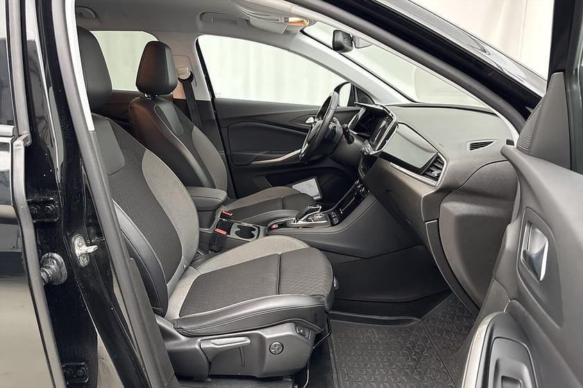 Bild 4 av Opel Grandland 1.2 Aut GS Line Cockpit Navi Kamera PDC Delläder MOMS