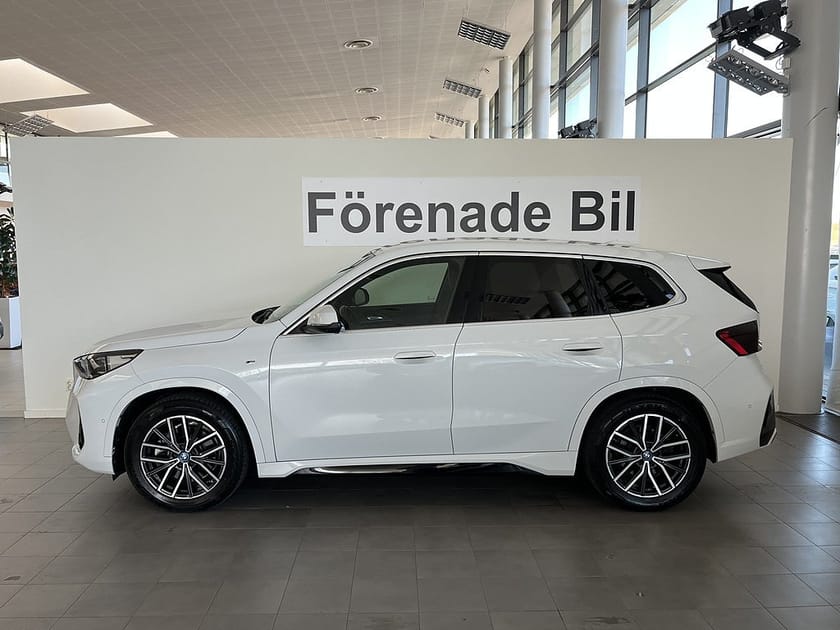 Bild 3 av BMW iX1 xDrive30 4,95 ränta M Sport Dragkrok Rattvärme