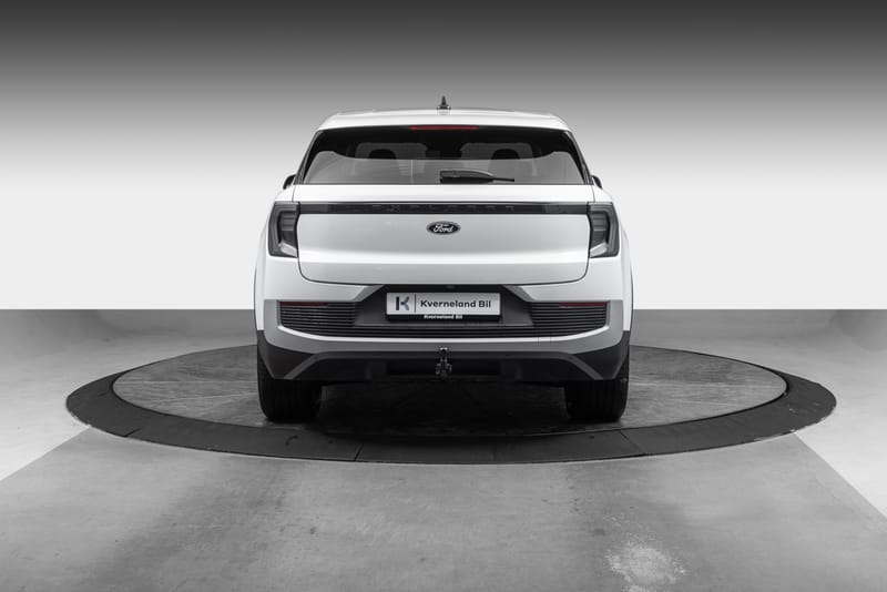 EN59983 | Ford Explorer EV Extended Range AWD | BEV | Drive
