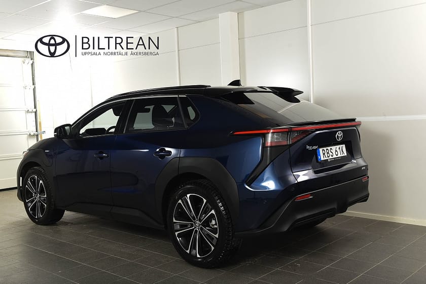 Bild 3 av Toyota bZ4X 71.4 kWh AWD EXECUTIVE 20 JBL PANORAMAGLASTAK BI-TONE