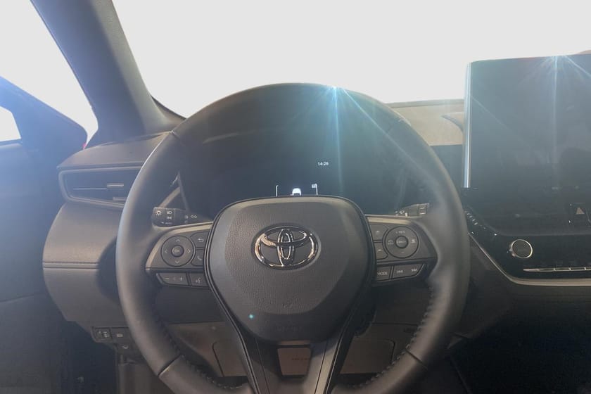 Bild 2 av Toyota Corolla Cross Hybrid AWD-i V-hjul