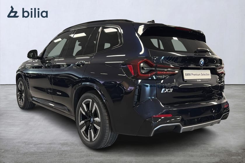 Bild 2 av BMW iX3 M-sport  Charged | Panorama | Aktiv farth. | Drag