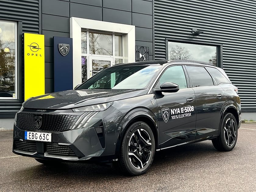 Bild 1 av Peugeot E-5008 GT Ultimate 7-sits Dragkrok Demobil