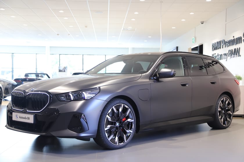 Bild 2 av BMW 550e xDrive Touring Individual