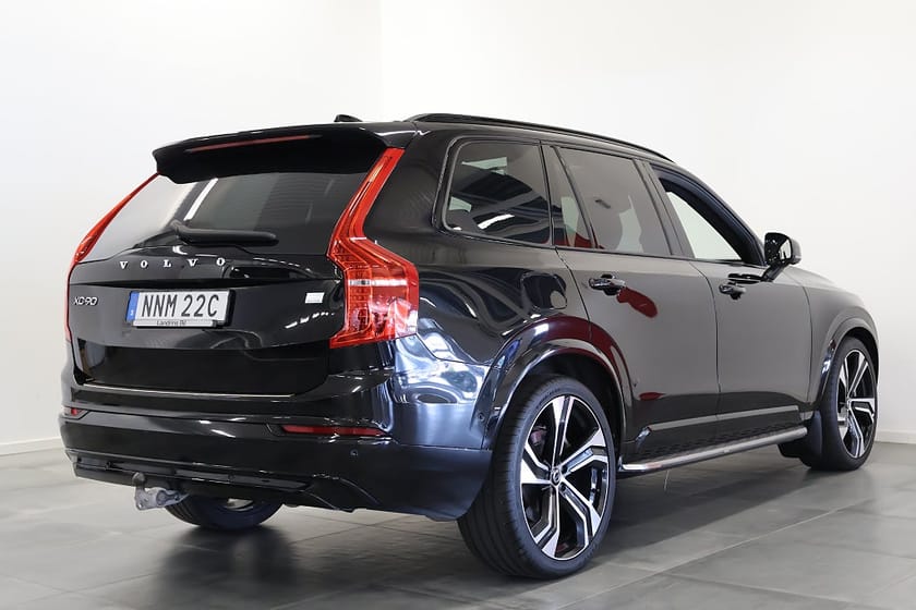 Bild 3 av Volvo XC90 7-Sits Recharge T8AWD UltimateDark V-Hjul Drag PanoMOMS