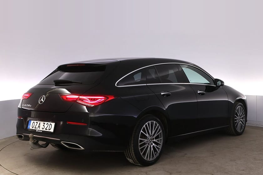 Bild 5 av Mercedes-Benz CLA 250 e Shooting Brake Drag Pano Elstol Navi