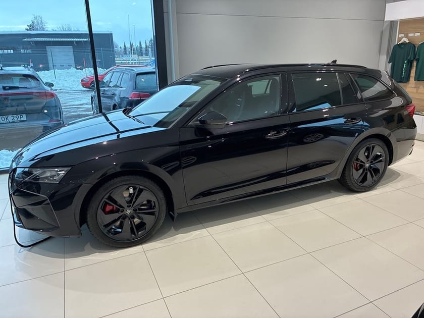 Bild 4 av Škoda Octavia Kombi RS COMBI 2,0 TSI 265 HK 7 VXL DSG"Toveksdagar Kamp