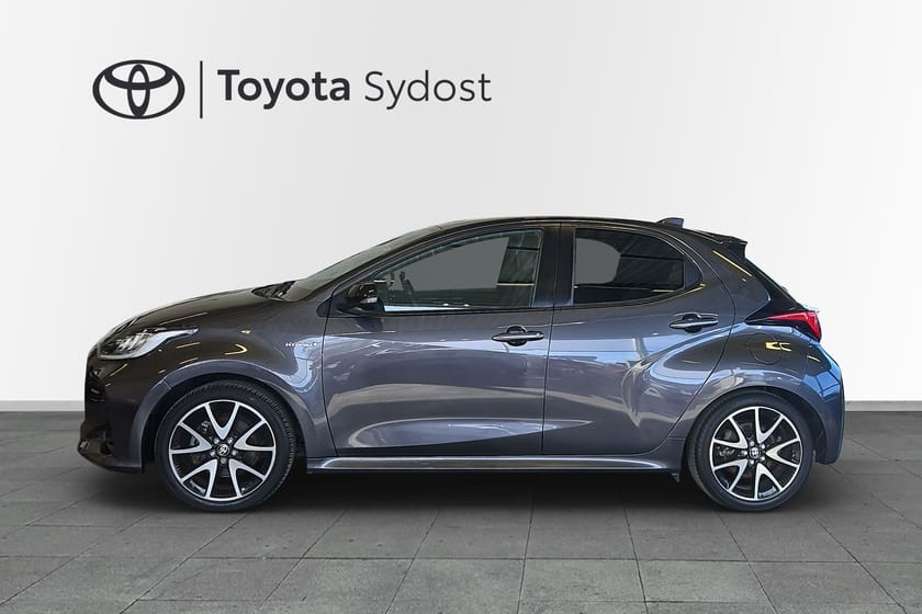 Bild 4 av Toyota Yaris Hybrid Backkamera Rattvärme Nyckelfri start LED strålkastare