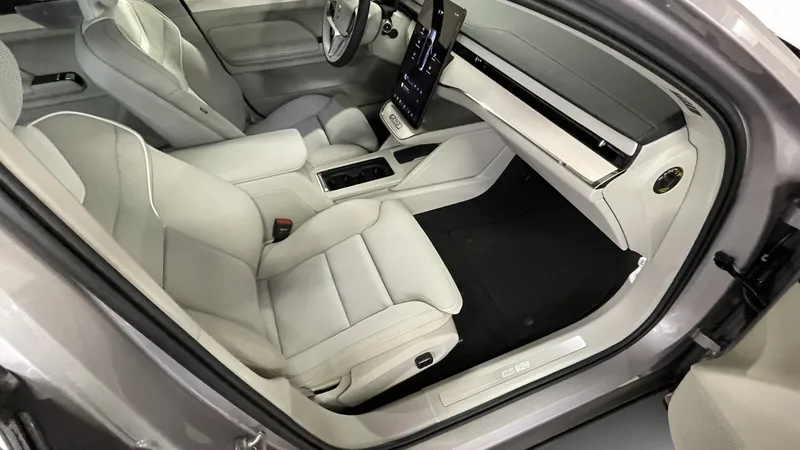 Bild 13 av 14 – Volvo ES90 Single Motor Extended Range Ultra