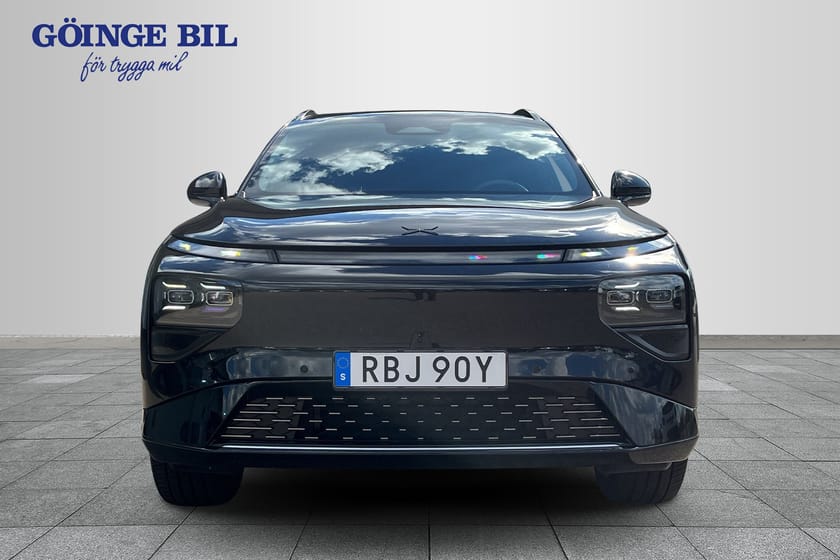 Bild 3 av XPENG G9 Performance AWD Premium Komfort/ Drag/ V2L/ XPilot/ Pano/ Luftfjädring