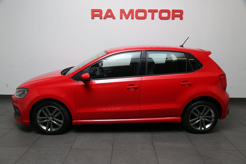 Bild 3 av Volkswagen Polo 1,2 TSI 90hk R-Line 5D Motorvärmare