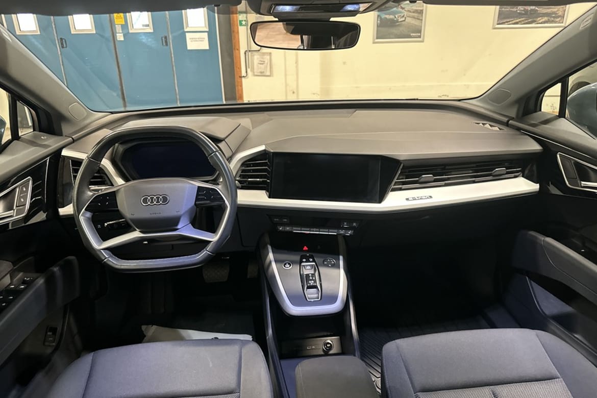 Audi Q4 e-tron 2023 - miniatyr 14