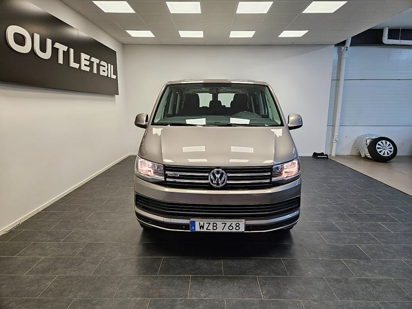 Bild 4 av Volkswagen Caravelle 2.0 TDI 150hk 4Motion Värmare Drag 2x Skjutdörrar