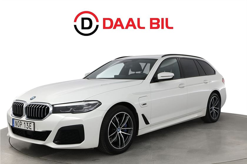 Bild 1 av BMW 530e xDrive Touring 292HK M-SPORT H/K® DRAG P-VÄRM HuD KEYLESS SKINN