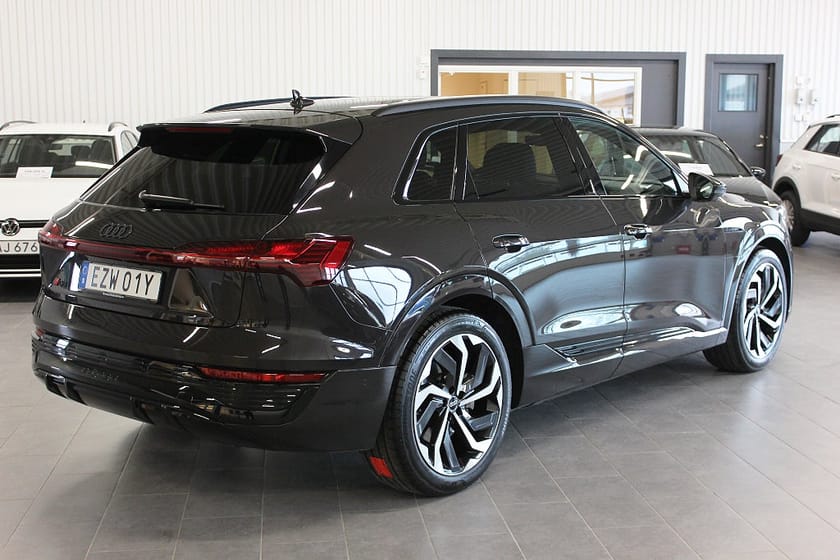 Bild 5 av Audi Q8 55 e-tron quattro S Line Panorama Drag 21 sport